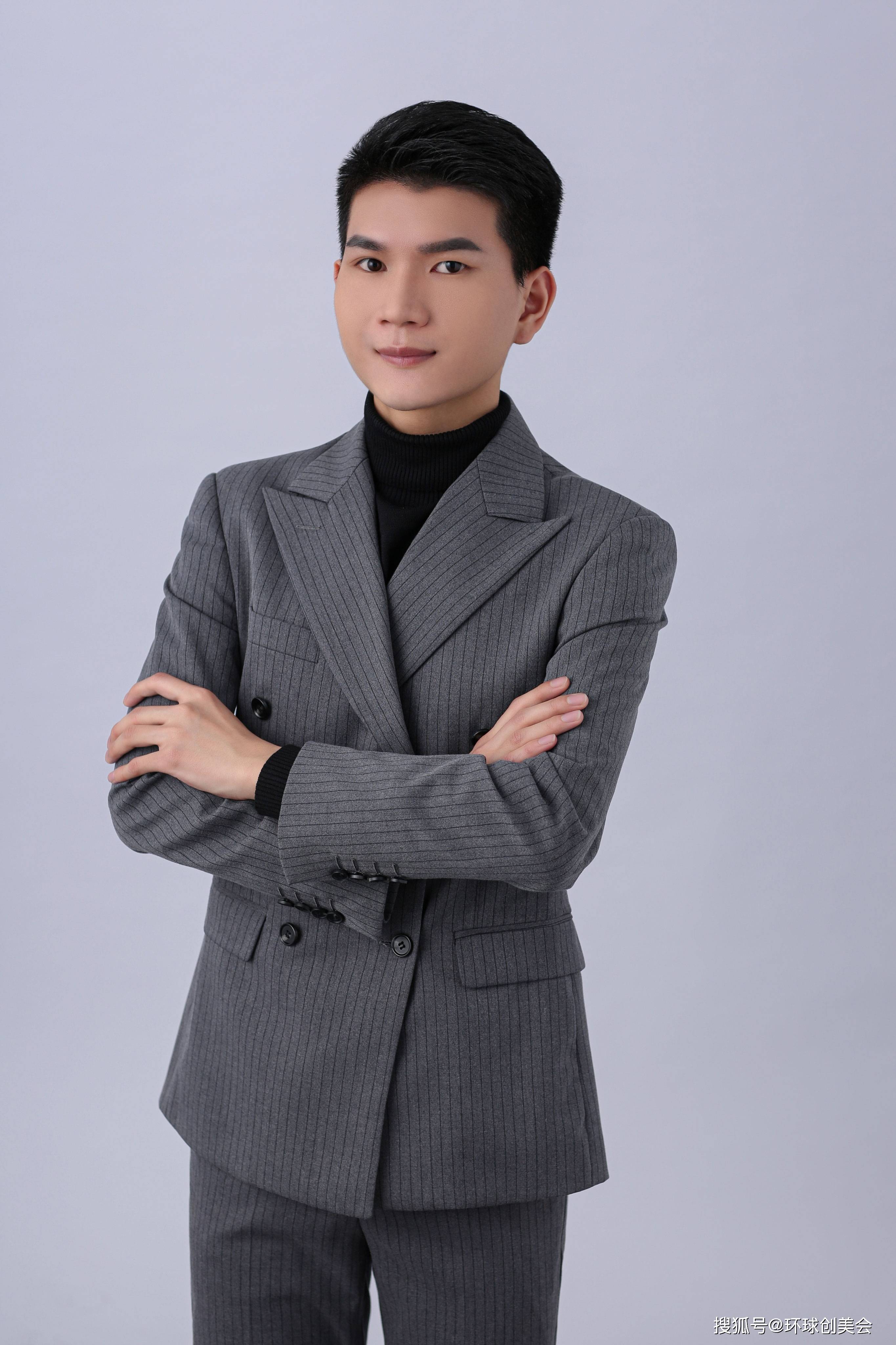 练友树 灯光与摄影艺术负责人